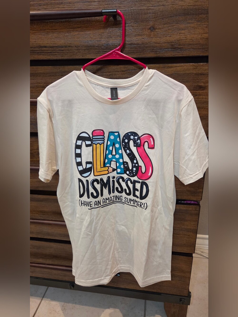 Gildan Softstlye Cream "Class Dismissed" Graphic Women T-Shirt Size Medium NEW